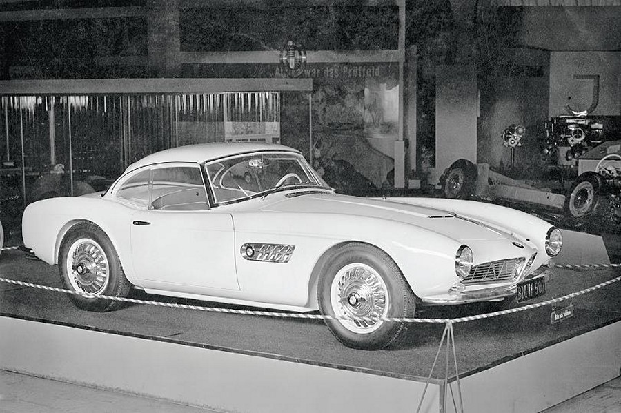 Name:  bmw   507   07BMW507V8mitHardtopAufBMWStandIAA1955QuelleBMW.jpg
Views: 4588
Size:  167.9 KB