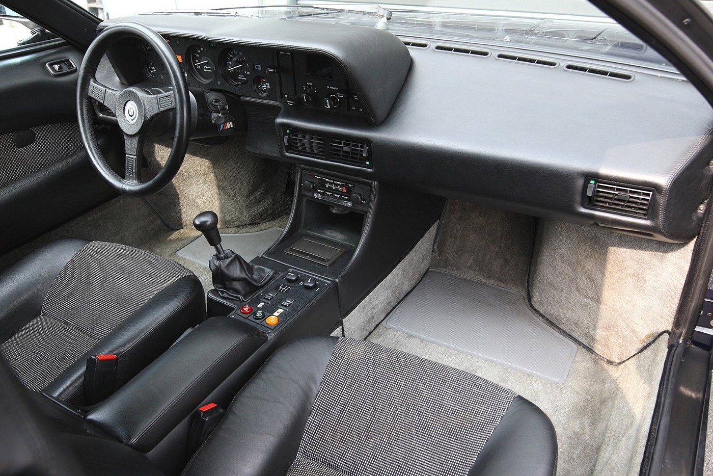 Name:  1978-1981 BMW M1 [34].jpg
Views: 13159
Size:  387.9 KB