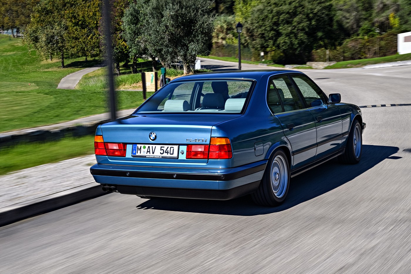 Name:  bmw_540i_15.jpg
Views: 4348
Size:  418.4 KB