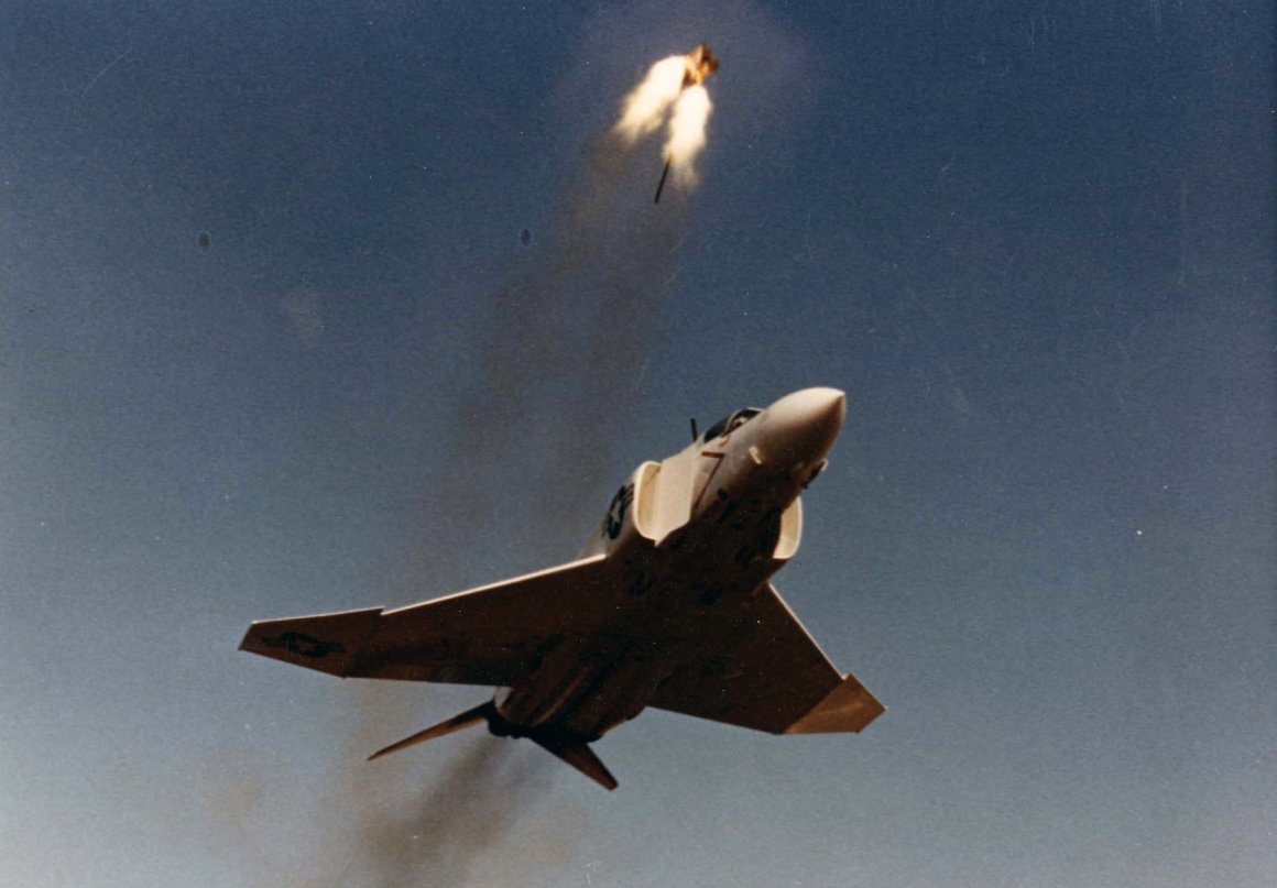 Name:  F-4S_Phantom_ejection_seat_test_1985.jpg
Views: 4023
Size:  99.6 KB