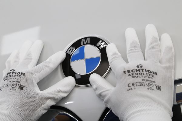 Name:  P90388651_lowRes_bmw-group-plant-chen.jpg
Views: 2398
Size:  28.4 KB