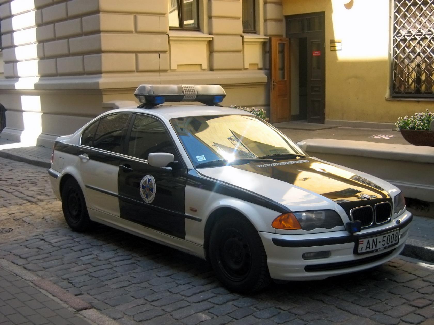 Name:  bmw cop car5.jpg
Views: 1584
Size:  205.6 KB