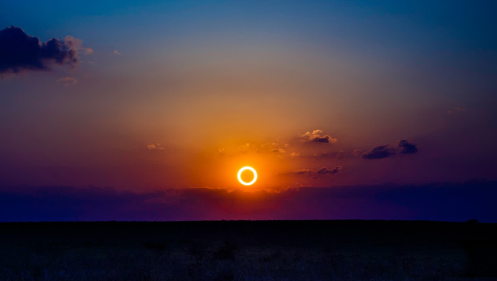 Name:  Eclipse..jpg
Views: 347
Size:  95.2 KB