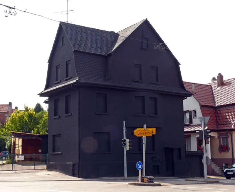 Name:  Black house..jpg
Views: 727
Size:  215.5 KB