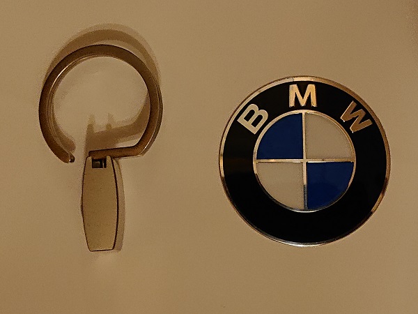 Name:  BMW key ring open.JPG
Views: 740
Size:  258.9 KB