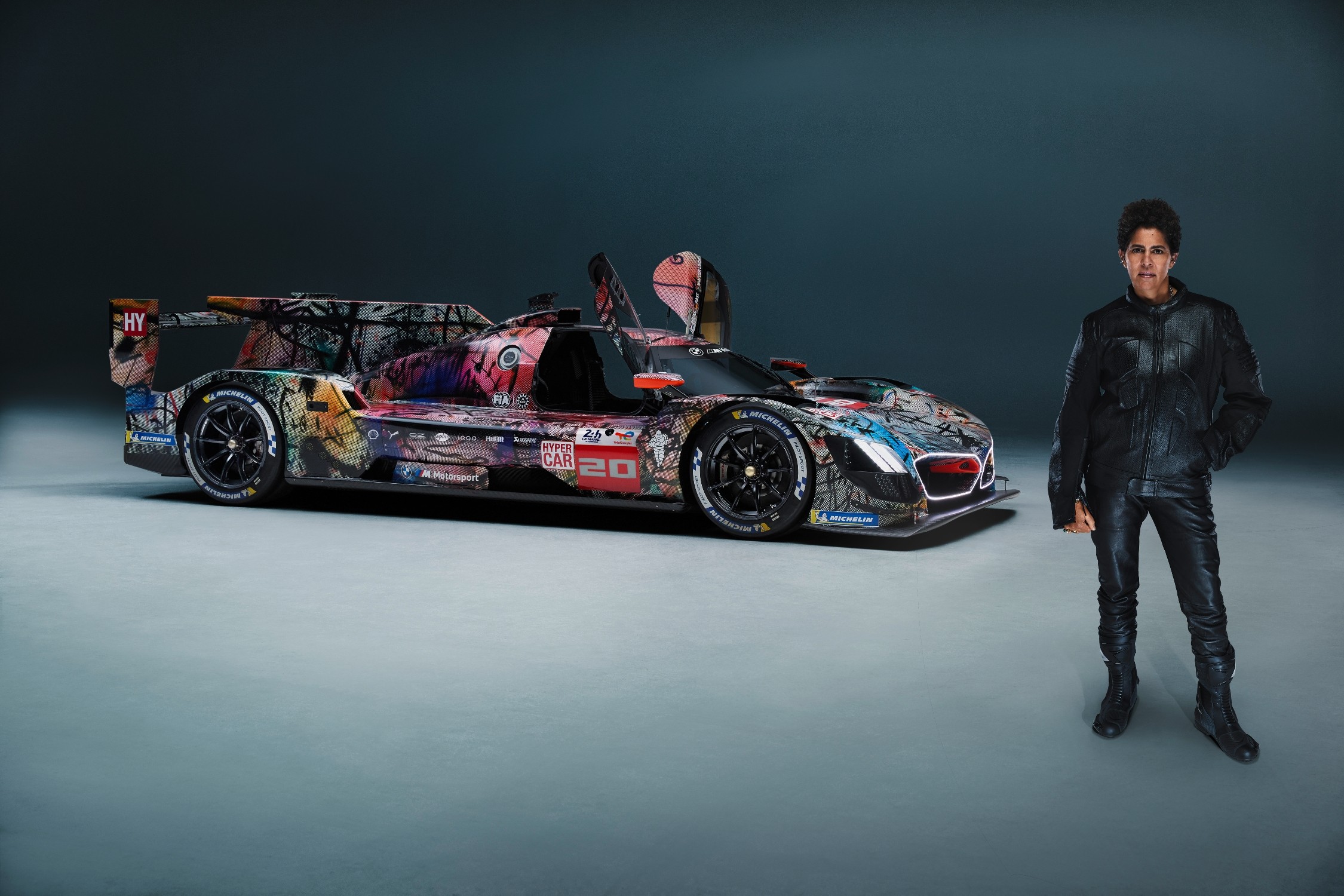 Name:  p-P90550699_lowRes_bmw-art-car-20-with-.jpg
Views: 1375
Size:  555.0 KB