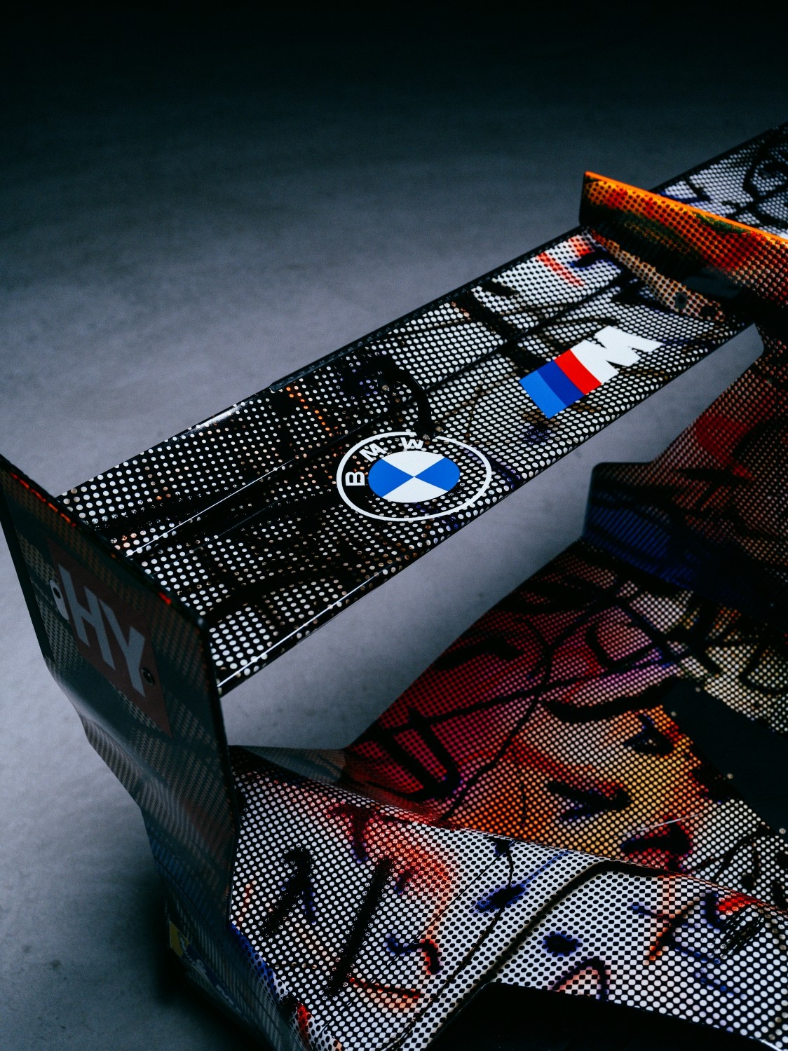 Name:  P90550651_lowRes_bmw-art-car-20-by-ar.jpg
Views: 1267
Size:  518.8 KB