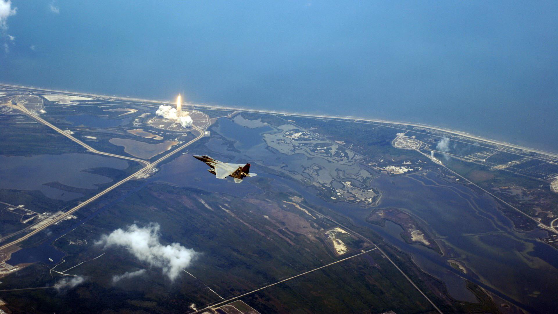 Name:  F15_SpaceShuttle_02.jpg
Views: 225
Size:  198.5 KB