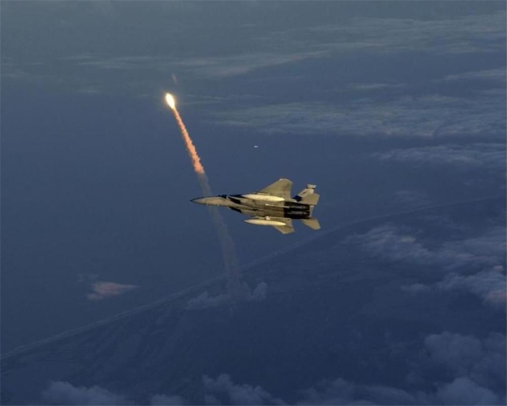 Name:  F15_SpaceShuttle_05.jpg
Views: 215
Size:  30.1 KB